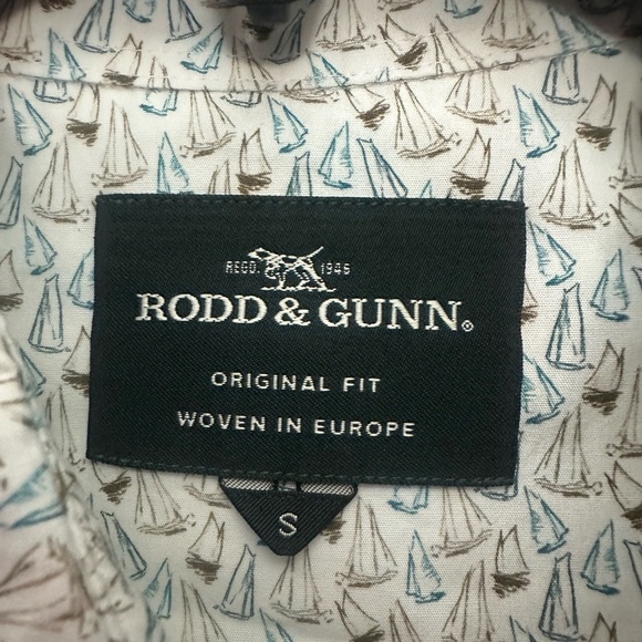 Rodd & Gunn Anchorage Shirt Size Small Sailboat Print Cotton Button Up NWT - Picture 4 of 7